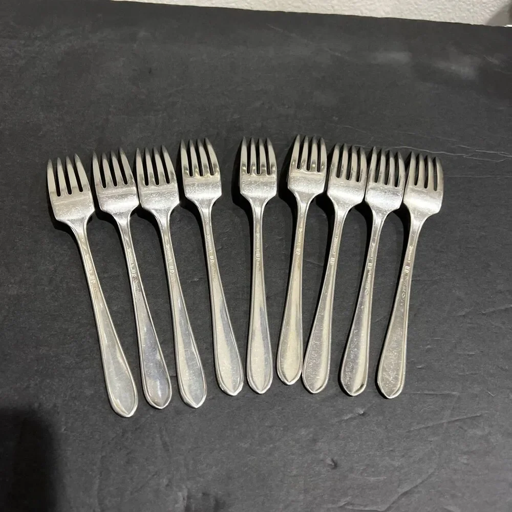 Set Of 9 Dinner Forks International Rogers Silverplate 1936 FASCINATION 7 5/8